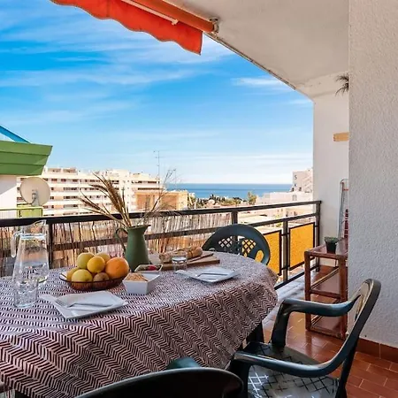 Apartmán Steps From The With Pool & Parking *