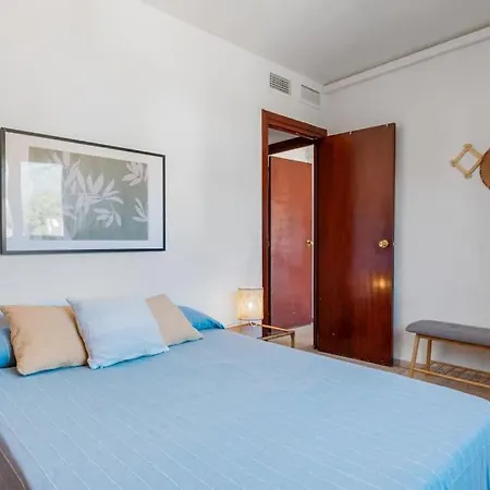 Apartmán Steps From The With Pool & Parking *