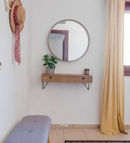 Steps From The With Pool & Parking * Marbella