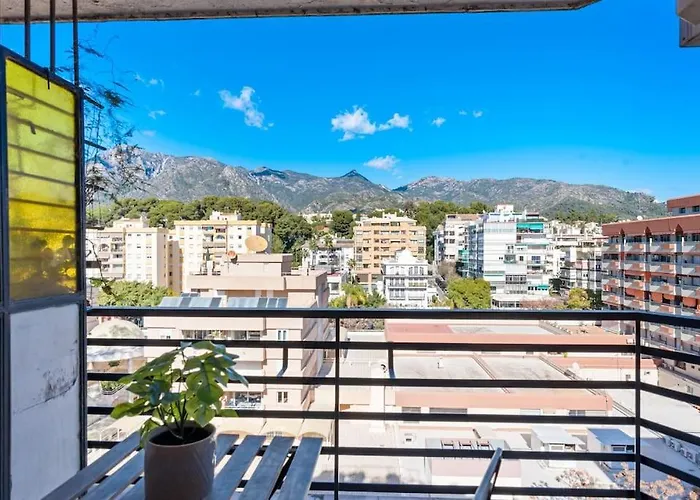 Steps From The With Pool & Parking Apartmán *