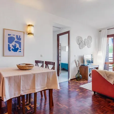 Apartamento Steps From The With Pool & Parking Marbella