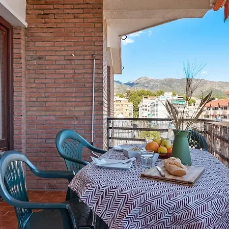 Apartamento Steps From The With Pool & Parking *