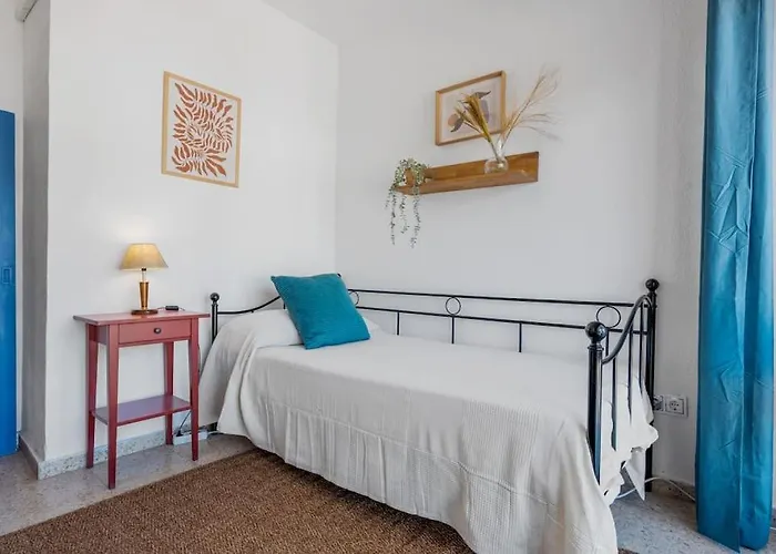 Steps From The With Pool & Parking Apartamento Marbella