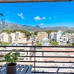 Steps From The With Pool & Parking Apartament *