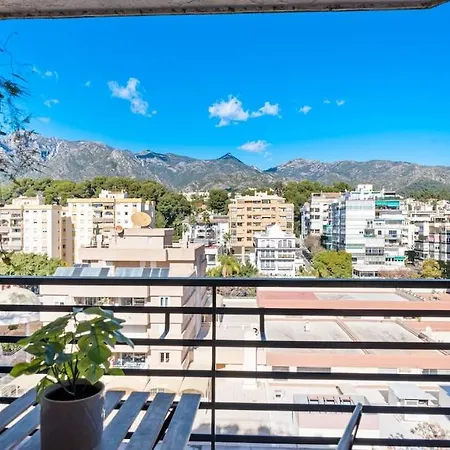 With Free Parking And Pool Apartment *