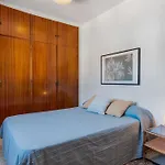 Steps From The With Pool & Parking Apartment *