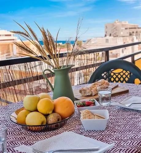 Διαμέρισμα Steps From The With Pool & Parking Μαρμπέλλα